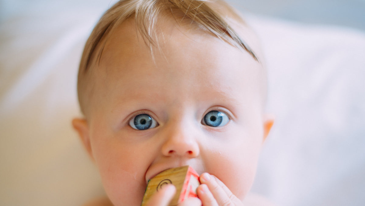 POUSSEE DENTAIRE DE BEBE : COMMENT LA SOULAGER ?